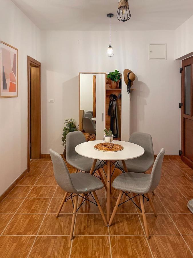 Studio Central Square Gospić Екстериор снимка