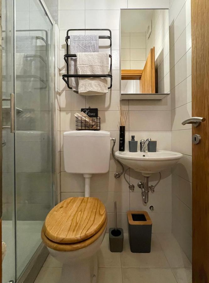 Studio Central Square Gospić Екстериор снимка