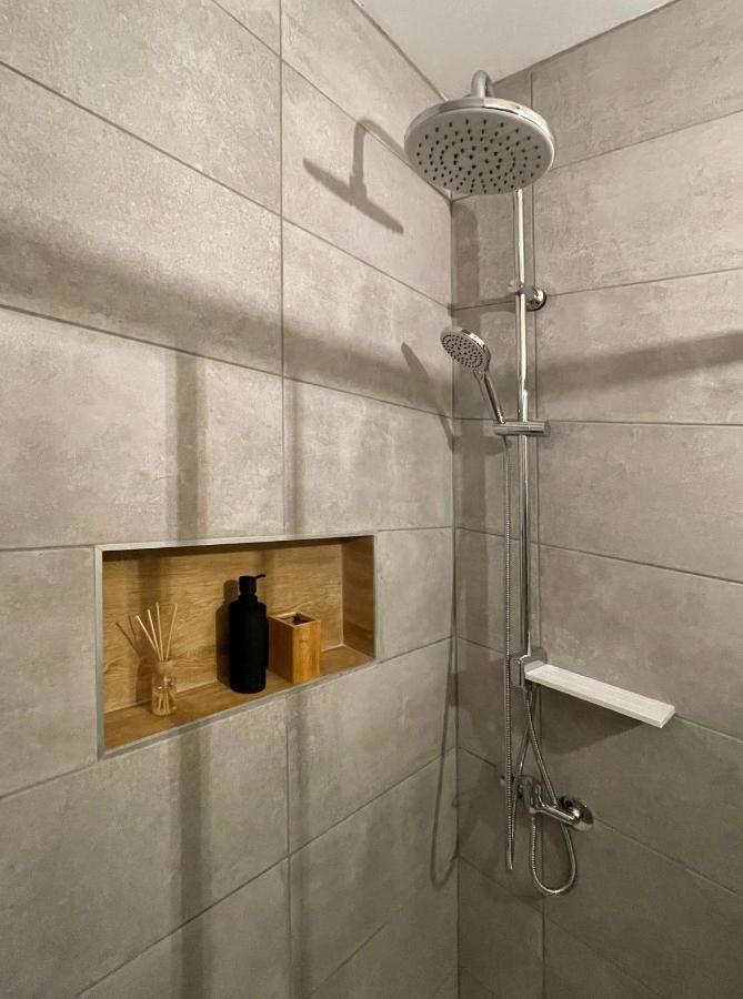 Studio Central Square Gospić Екстериор снимка