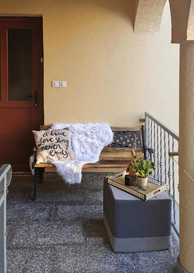 Studio Central Square Gospić Екстериор снимка