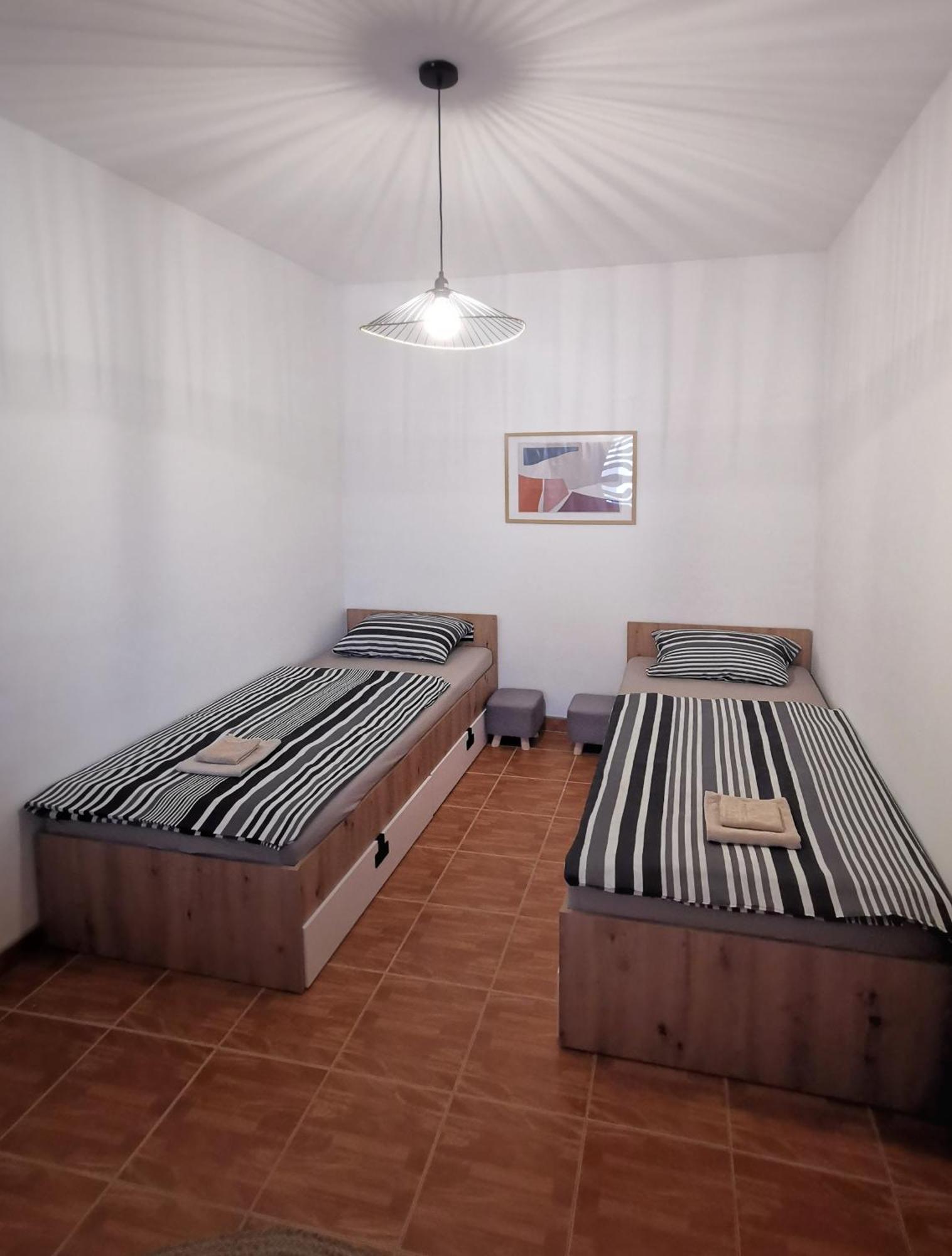 Studio Central Square Gospić Екстериор снимка